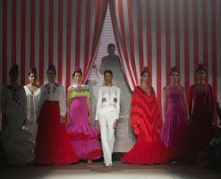 We Love Flamenco X edición, espectacular reencuentro de la moda flamenca con su público. José Hidalgo ha presentado su colección 'Juerga'Foto: Aníbal González© - Gastronomía y Moda