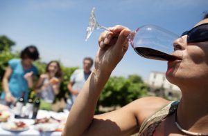 Roses despide el verano con triple brindis enoturista - Gastronomía y Moda