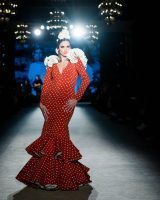 We Love Flamenco X edición, espectacular reencuentro de la moda flamenca con su público. ‘Serendipia’ ha sido la propuesta de Mónica Méndez. Foto: Aníbal González© - Gastronomía y Moda