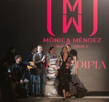 We Love Flamenco X edición, espectacular reencuentro de la moda flamenca con su público. ‘Serendipia’ ha sido la propuesta de Mónica Méndez. Foto: Aníbal González© - Gastronomía y Moda