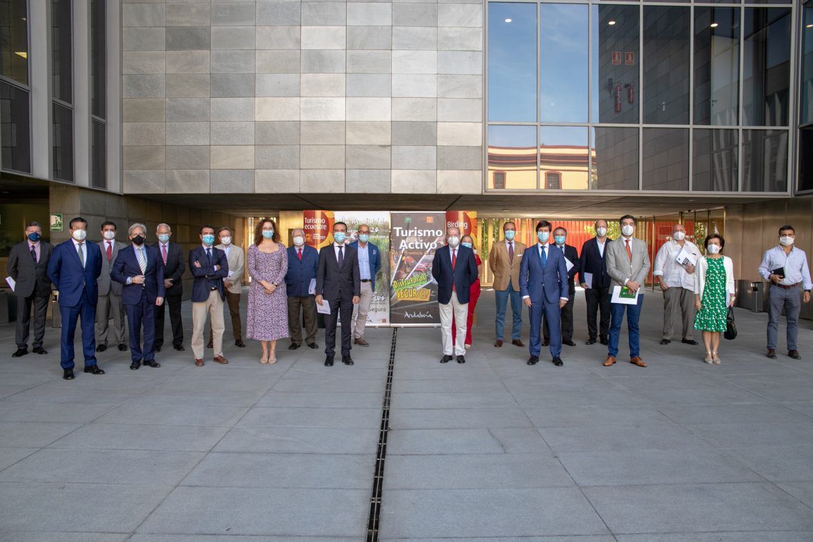 La Diputación de Sevilla pone en marcha una campaña de promoción de las actividades en la naturaleza bajo el lema 'Turismo Activo, Turismo Seguro' - Gastronomía y Moda