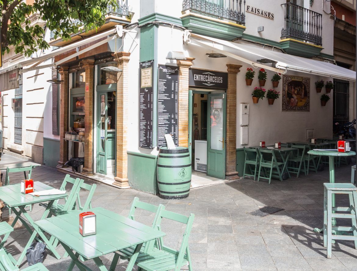 La taberna sevillana EntreCárceles, ahora más que nunca, vuelve a sus orígenes La taberna sevillana EntreCárceles, ahora más que nunca, vuelve a sus orígenes - Gastronomía y Moda