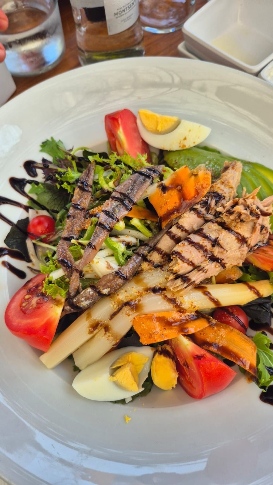 CBbC Cala Bassa en Ibiza: cocina mediterránea de primera calidad en una de las playas más bellas de la isla - Gastronomía y Moda