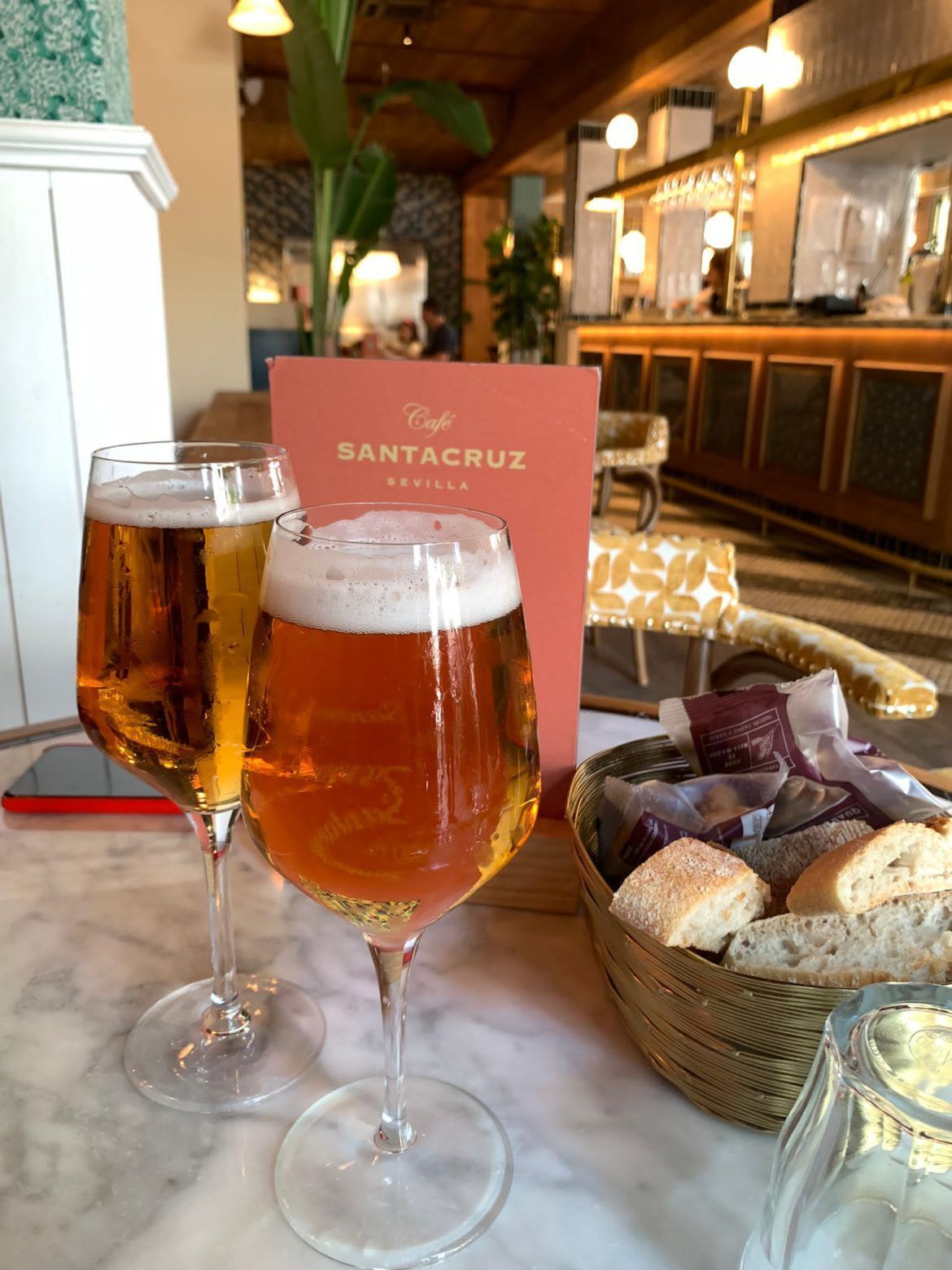 Café Santacruz, el nuevo bar de tapas en Sevilla con vistas a la Giralda Café Santacruz, el nuevo bar de tapas en Sevilla con vistas a la Giralda - Gastronomía y Moda