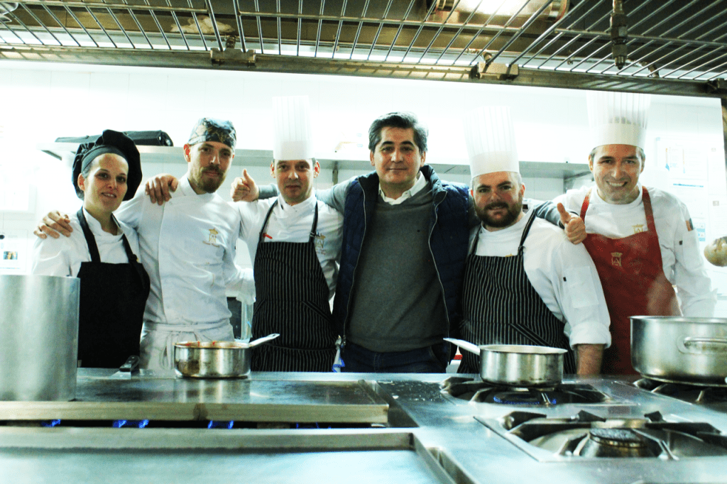 Brunch Dominical Andaluz en el Hotel Alfoso XIII Equipo del chef ejecutivo, Brian Deegan hotel Alfonso XIII - Gastronomía y Moda