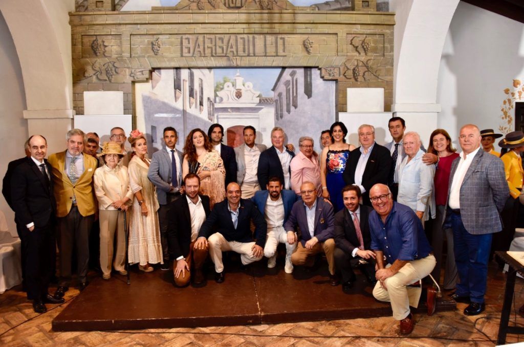 Barbadillo da a conocer a las nuevas Damas y Caballeros de la Orden de la Solear