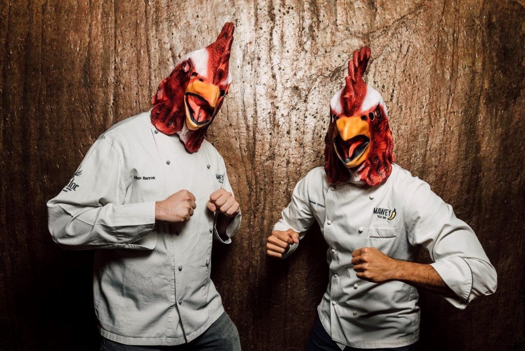 Mawey y Tampu, pelea de gallos gastronómica
