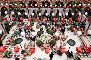 El Hotel Alfonso XIII monta su particular caseta de la Feria de Abril de Sevilla - Gastronomía y Moda