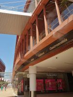 El Centro Comercial TORRE SEVILLA se inspira en la Expo92 para vestirse de verano - Gastronomía y Moda