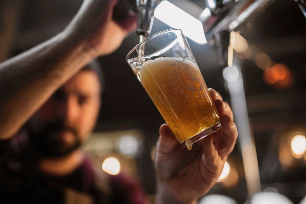 Cruzcampo invita a disfrutar con responsabilidad de nuestros bares y restaurantes - Gastronomía y Moda
