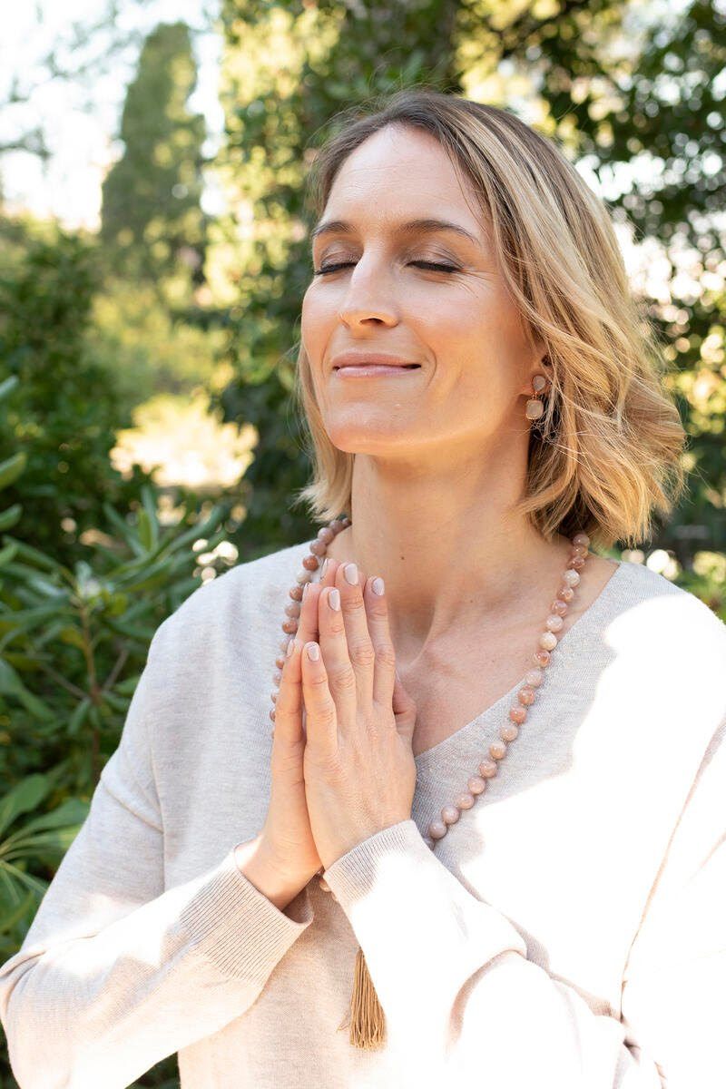 Collares para meditar con piedras preciosas elevarán tu bienestar a otro nivel - marca española Patricia Arlà - Gastronomía y Moda