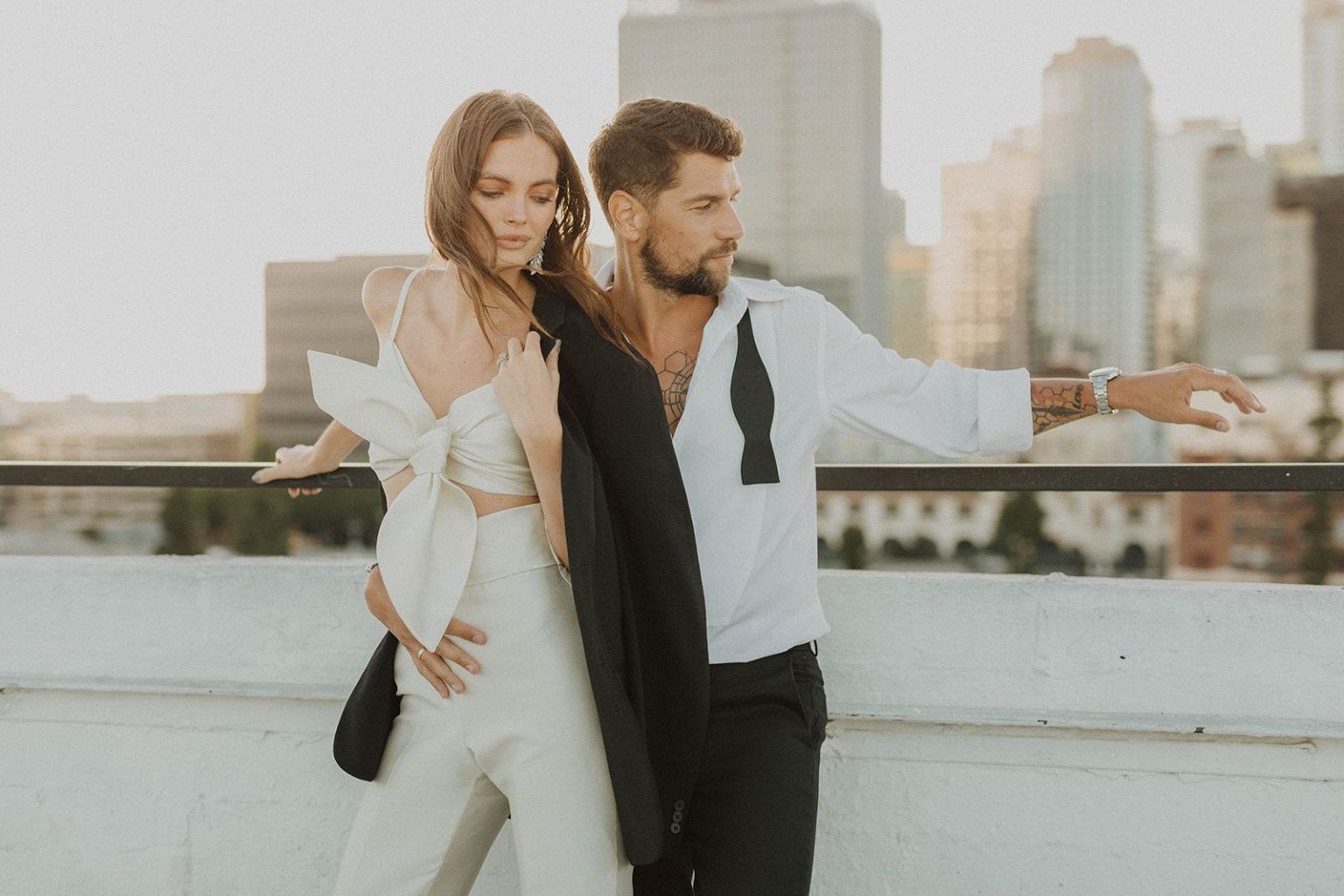 Un look de novia con pantalón perfecto para la ‘nueva normalidad’ Un look de novia con pantalón perfecto para la ‘nueva normalidad’ - Gastronomía y Moda - Gastronomía y Moda