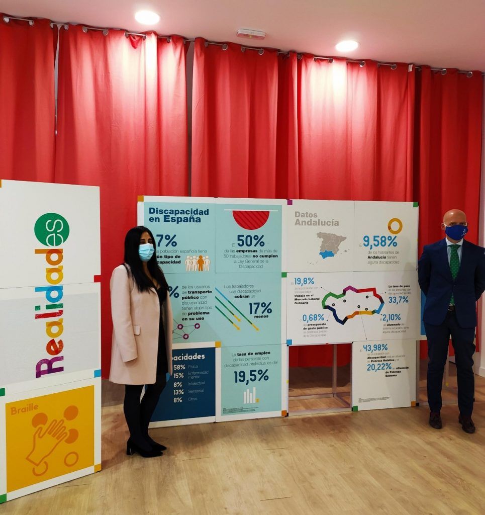 El Centro Comercial TORRE SEVILLA acoge “Realidades”, la exposición que permite ponerse en la piel de las personas con discapacidad - Gastronomía y Moda