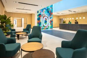 El nuevo hotel gigante que revoluciona Madrid con 680 habitaciones y un restaurante de alta gastronomía - Gastronomía y Moda