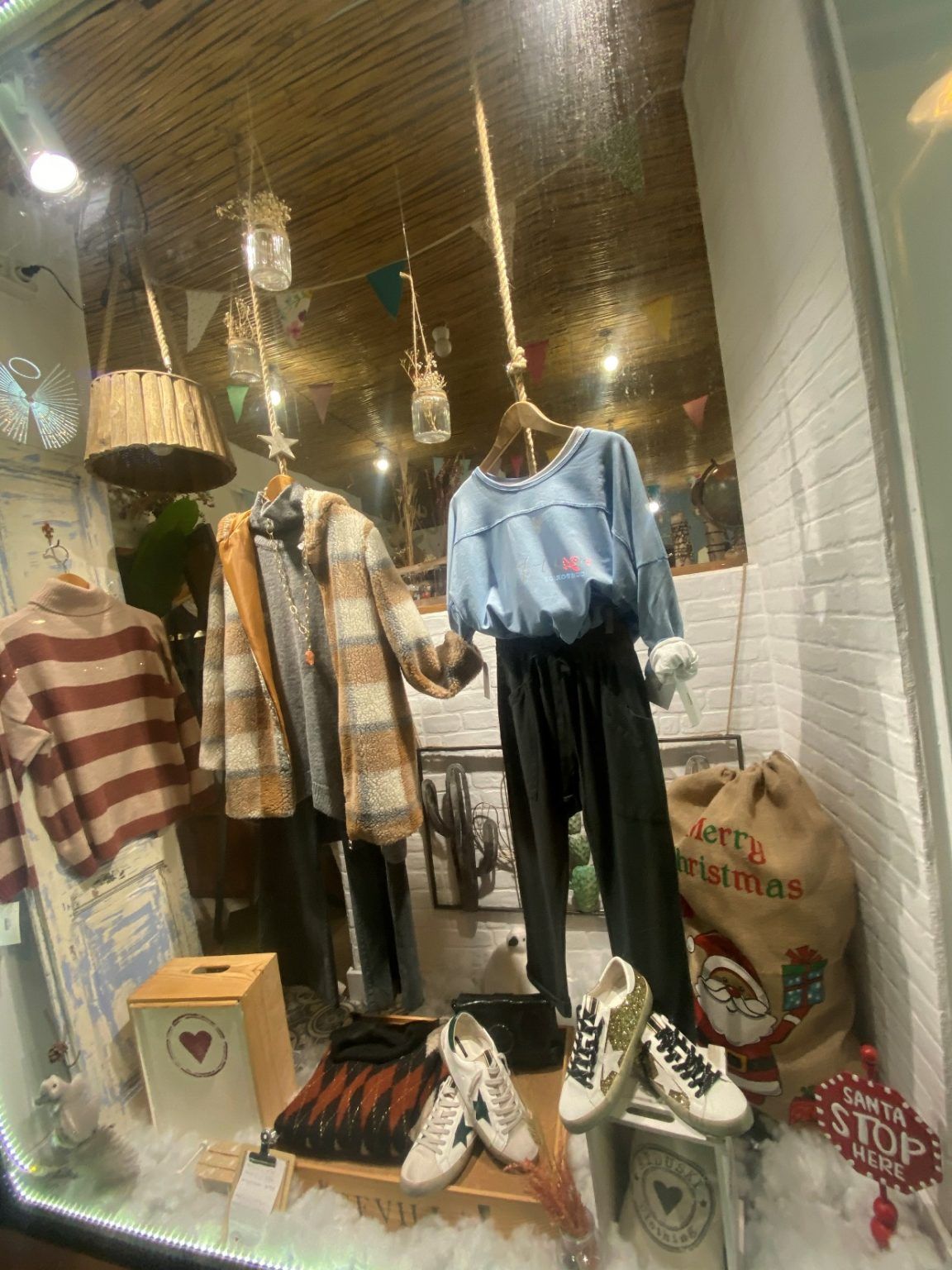 Aiudiski, la marca de moda de estilo casual y romántico dirigido a una mujer real y estilosa Aiudiski , la marca de moda de estilo casual y romántico dirigido a una mujer real y estilosa - Gastronomía y Moda