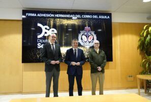 Javier Fernández suscribe la adhesión de la Diputación al reconocimiento de la Virgen de los Dolores como patrona de El Cerro del Águila - Gastronomía y Moda