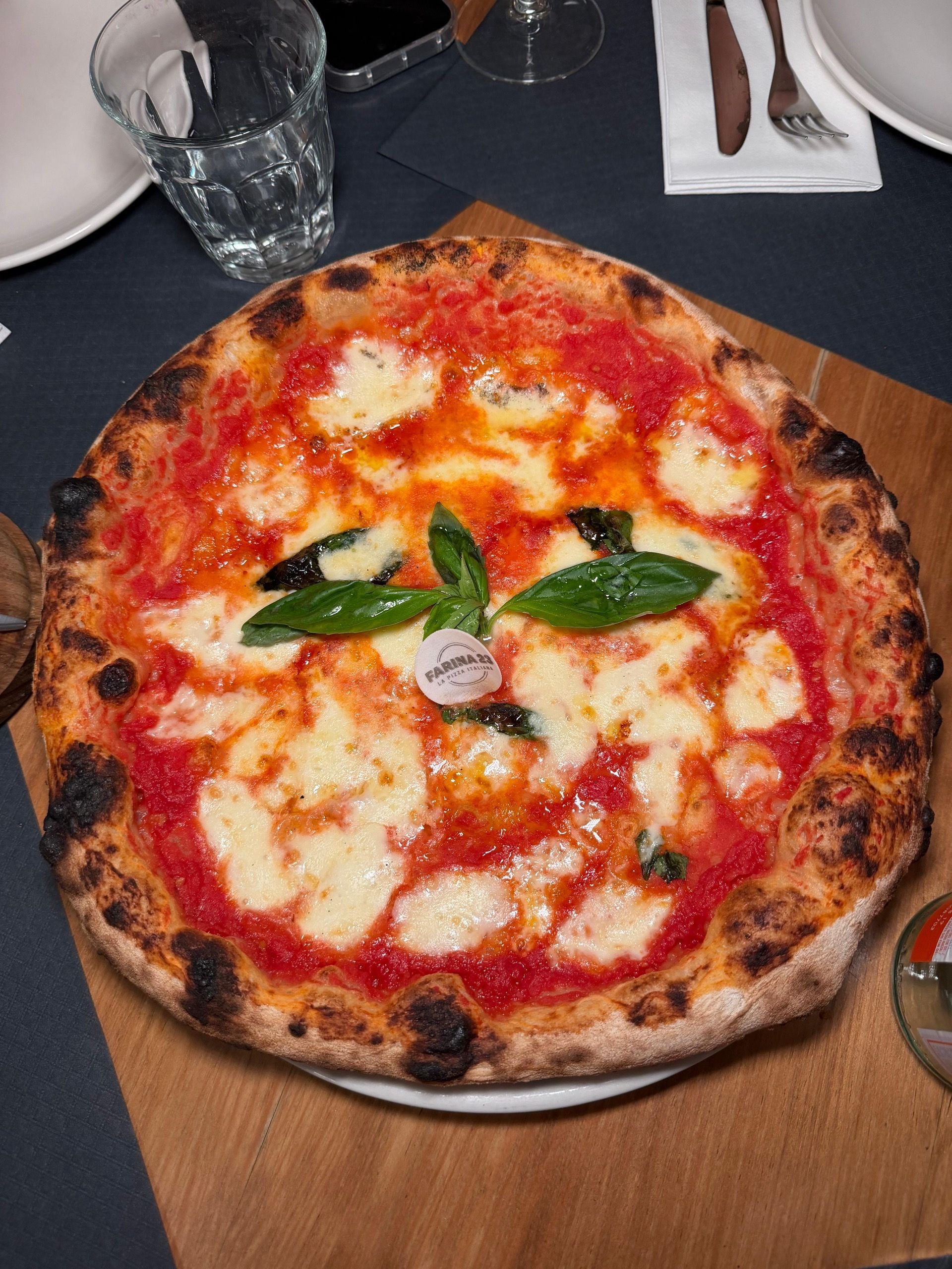Farina 23, la pizzería italiana de la Alameda que refuerza su posición como referencia gastronómica en Sevilla - Gastronomía y Moda