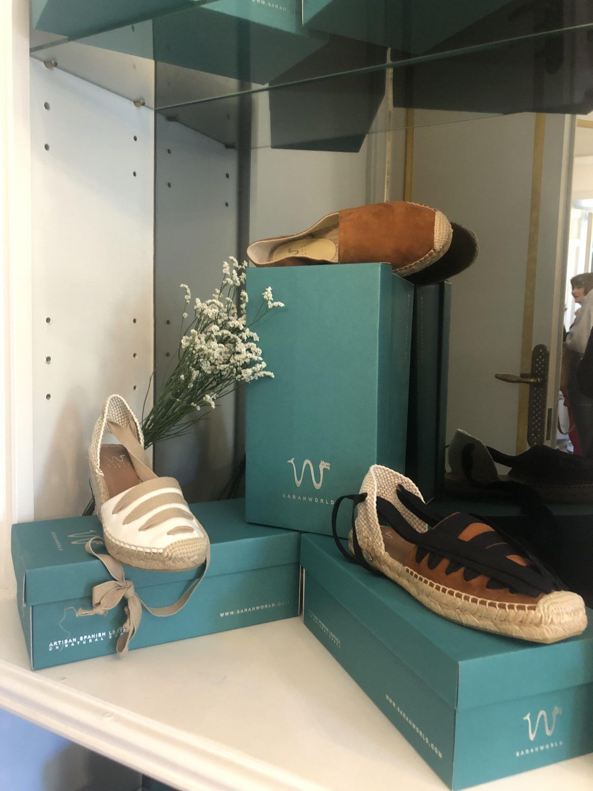 Los zapatos con "M de Mujer”, los imprescindibles de la diseñadora Sara Navarro para este verano - Gastronomía y Moda
