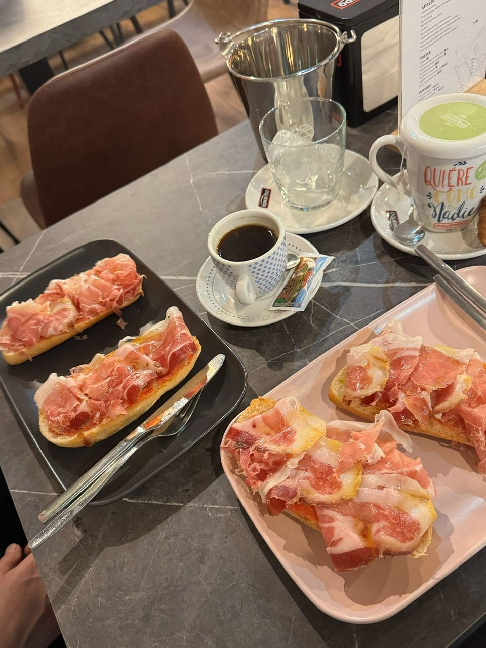 El desayuno del día en Gijón: Espectaculares totas en Trastevere - Gastronomía y Moda