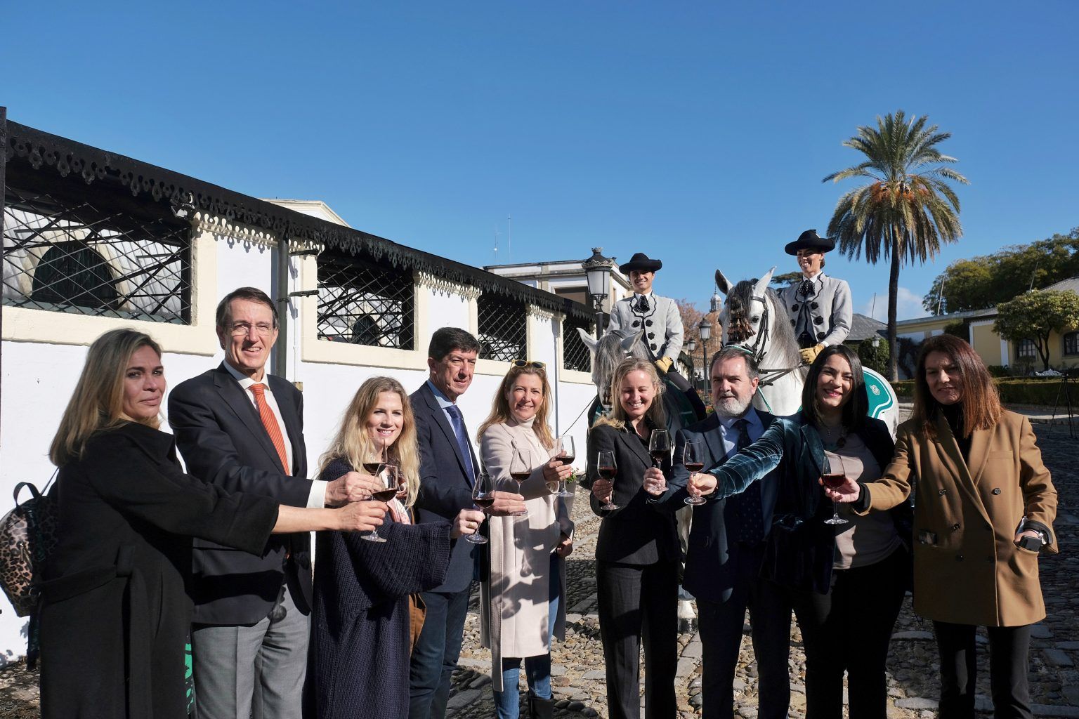 Juan Marín presenta a Sara Baras como embajadora para la campaña de Semana Santa - Gastronomía y Moda