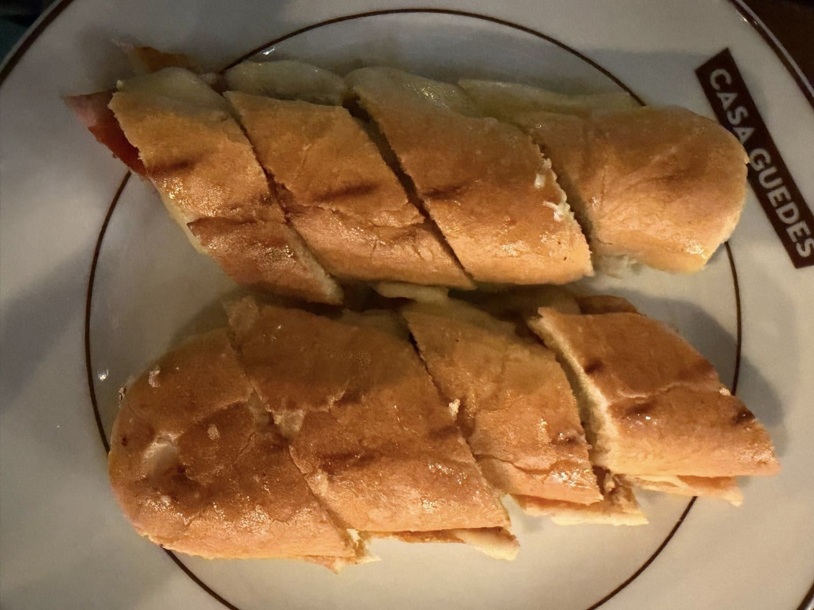 Casa Guedes, el templo imprescindible de la cocina portuguesa en Oporto - Gastronomía y Moda