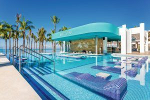 RIU Hotels continúa con la reapertura de sus hoteles en México y lo hace con las aperturas del Riu Vallarta (Riviera Nayarit) y del Riu Palace Cabo San Lucas (Los Cabos) - Gastronomía y Moda