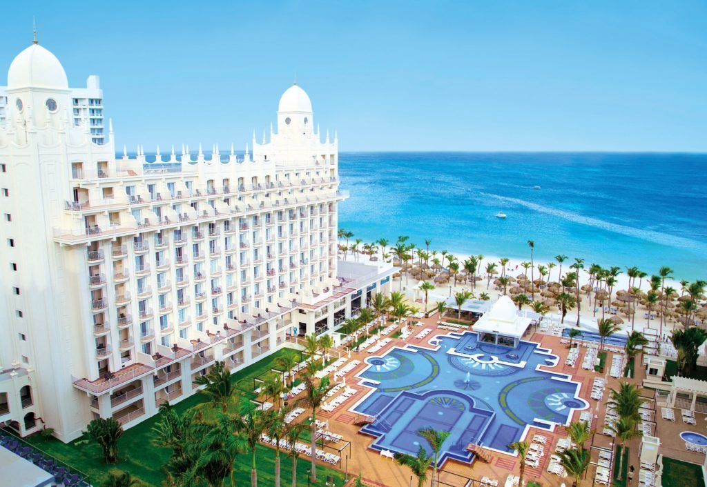 RIU arranca la temporada de verano con la reapertura de 54 hoteles en todo el mundo - Gastronomía y Moda