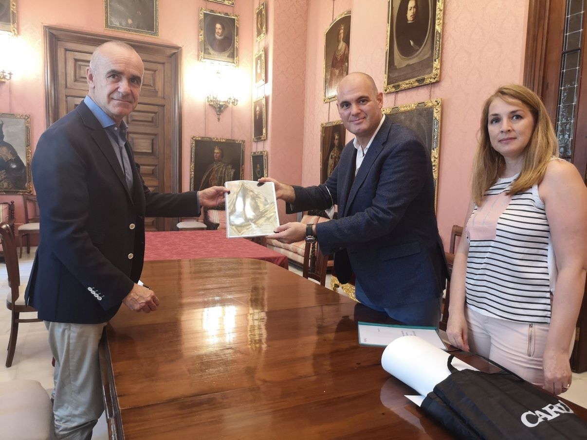 El Ayuntamiento de Sevilla recibe una quincena de adhesiones de entidades a la propuesta de denominar al aeropuerto Diego Velázquez - Gastronomía y Moda 