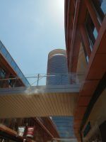 El Centro Comercial TORRE SEVILLA se inspira en la Expo92 para vestirse de verano - Gastronomía y Moda