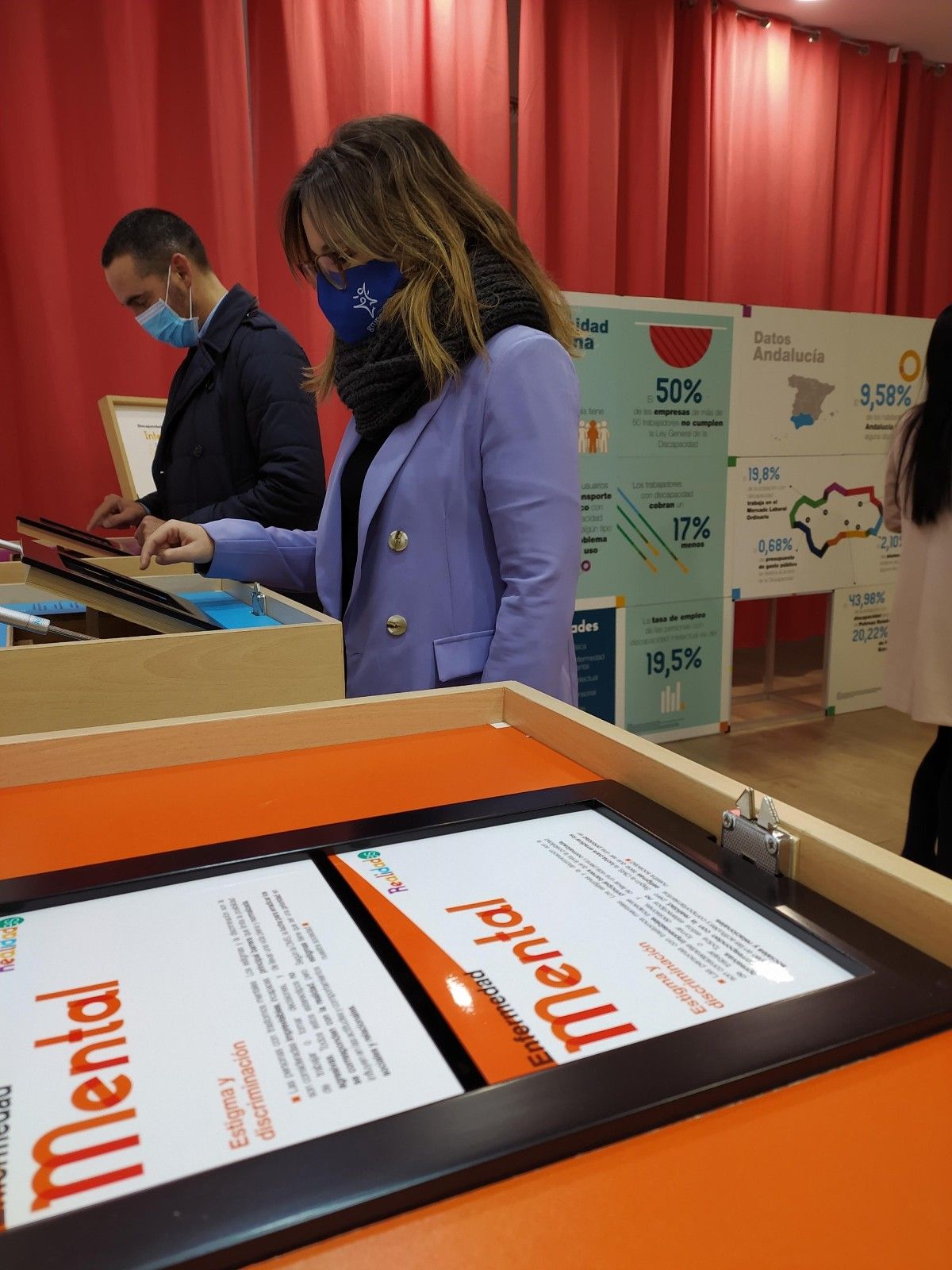 El Centro Comercial TORRE SEVILLA acoge “Realidades”, la exposición que permite ponerse en la piel de las personas con discapacidad - Gastronomía y Moda