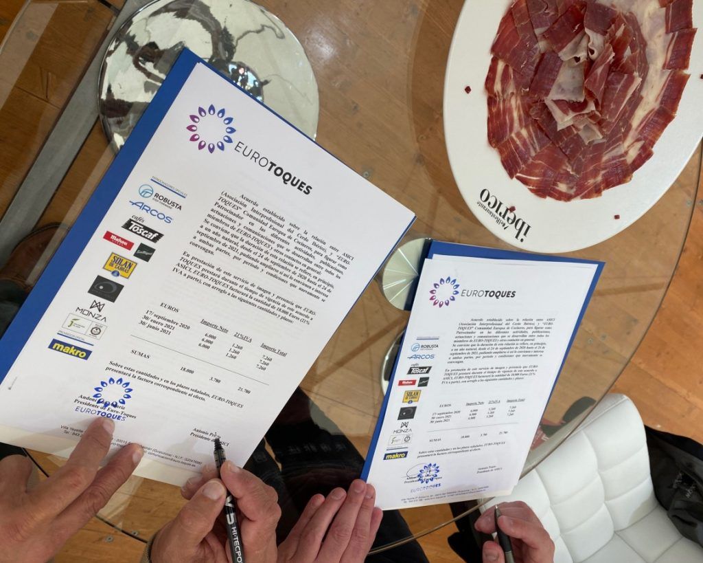 ASICI y Euro-Toques firman un acuerdo de colaboración para apoyar a la restauración e incentivar el consumo de productos ibéricos - Gastronomía y Moda