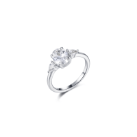 Luce anillo con 'pedrusco' Dlujo Jewel sin necesidad de dejarte el sueldo - Gastronomía y Moda