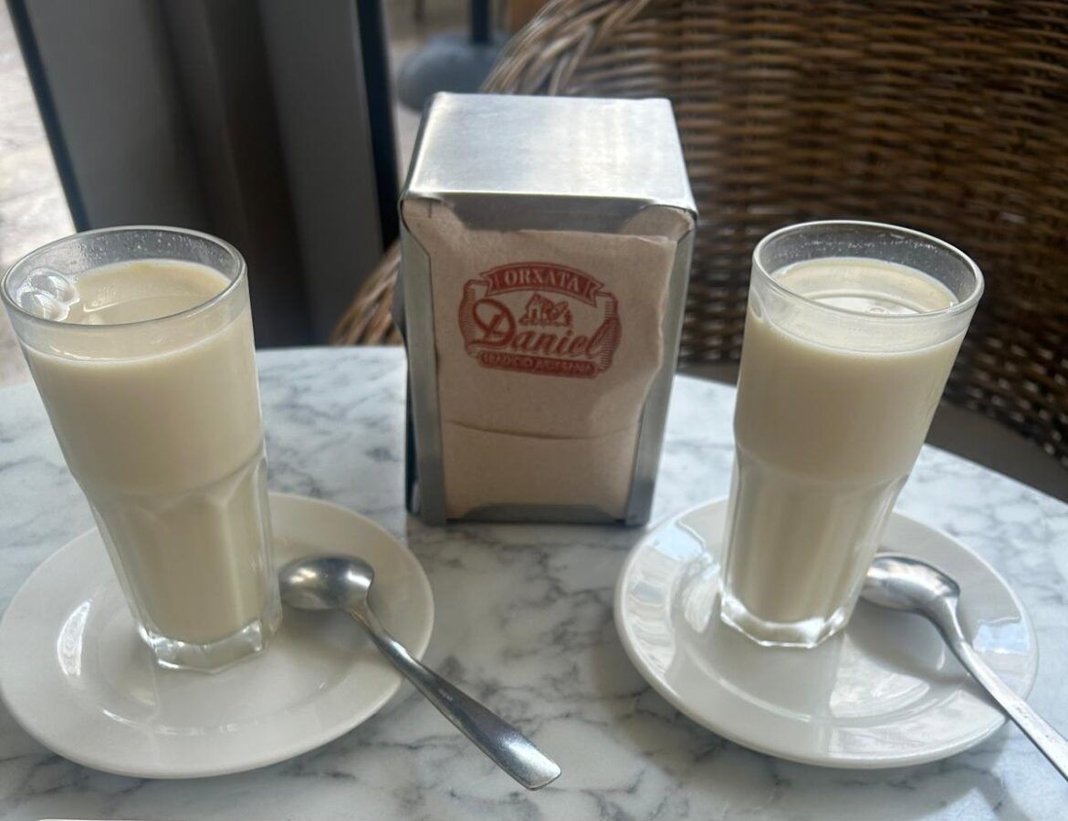 Horchatería Daniel, horchata elaborada 100% natural y artesanal que saborearon Salvador Dalí y Rafael Alberti - Gastronomía y Moda