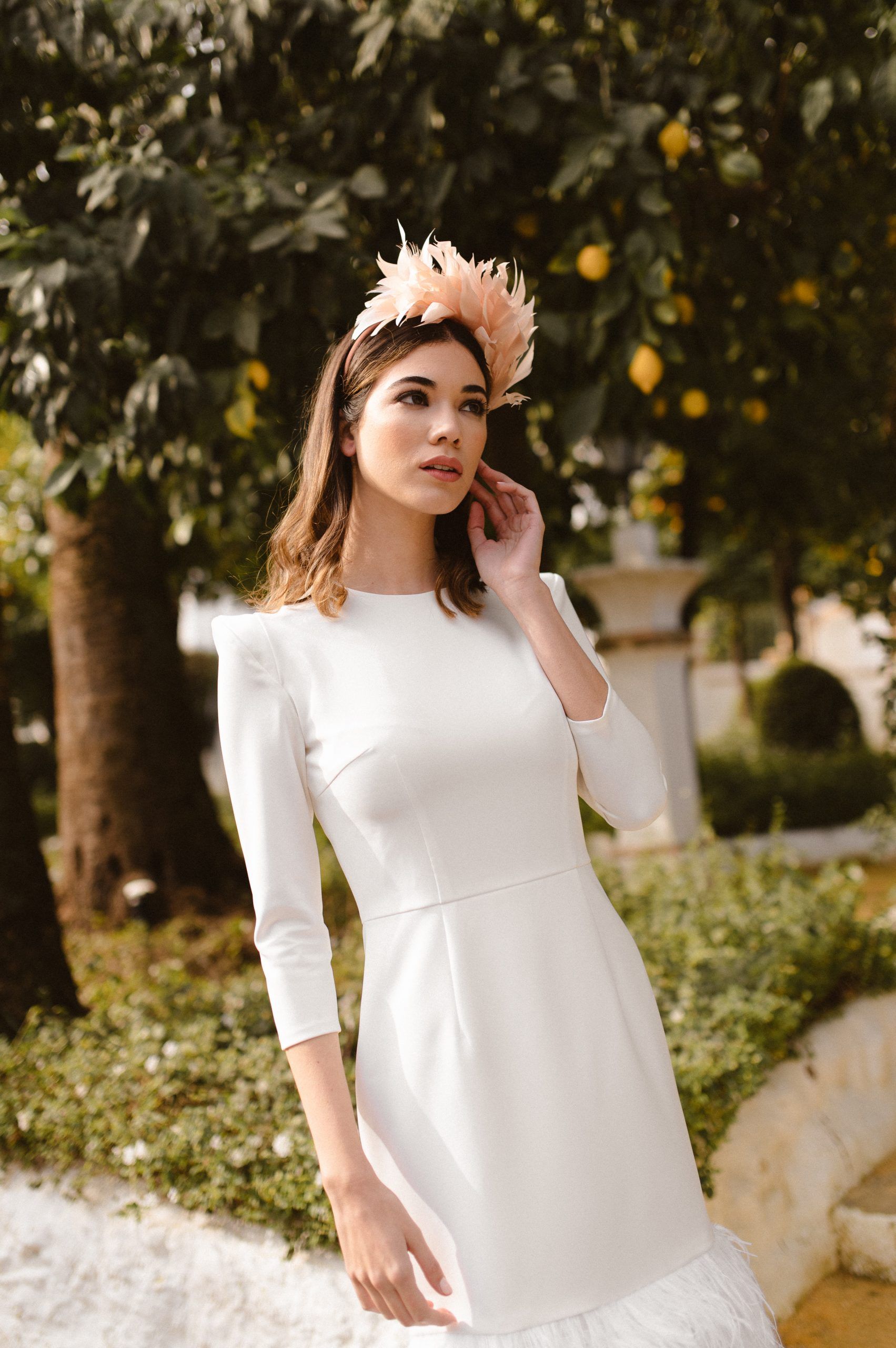 Tendencias ante las citas destacadas: diseños lisos y transformables para invitadas y novias - Gastronomía y Moda