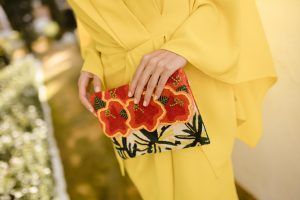 Tendencias ante las citas destacadas: diseños lisos y transformables para invitadas y novias - Gastronomía y Moda