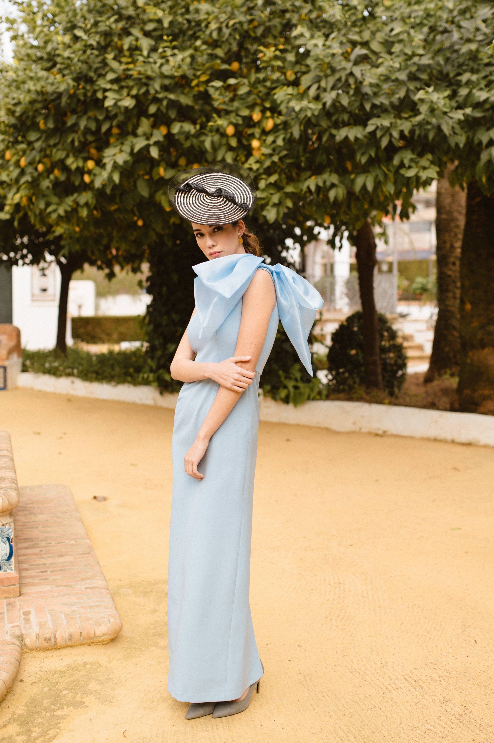 Tendencias ante las citas destacadas: diseños lisos y transformables para invitadas y novias - Gastronomía y Moda