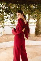 Tendencias ante las citas destacadas: diseños lisos y transformables para invitadas y novias - Gastronomía y Moda