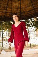 Tendencias ante las citas destacadas: diseños lisos y transformables para invitadas y novias - Gastronomía y Moda