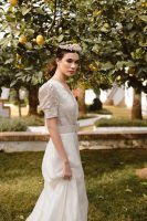 Tendencias ante las citas destacadas: diseños lisos y transformables para invitadas y novias - Gastronomía y Moda