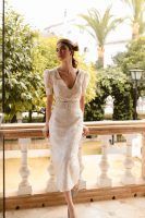 Tendencias ante las citas destacadas: diseños lisos y transformables para invitadas y novias - Gastronomía y Moda