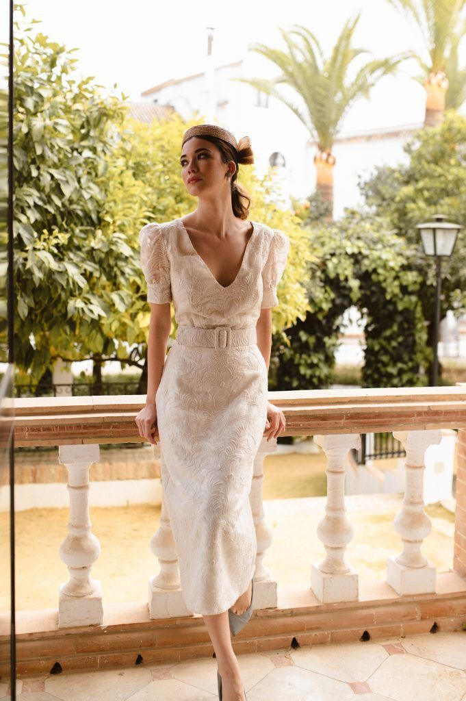 Tendencias ante las citas destacadas: diseños lisos y transformables para invitadas y novias - Gastronomía y Moda