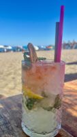 Chiringuito: La Mar Bonita: donde el tiempo se detiene y el mar lo llena todo de sabor - Gastronomía y Moda