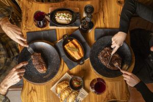 Cruz Pampa sorprende en València con nuevos sabores de primavera y una experiencia secreta para amantes de la carne - Gastronomía y Moda