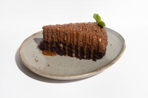 Madrid se rinde al chocolate con postres irresistibles para celebrar el Día Mundial de la Tarta de Chocolate - Gastronomía y Moda
