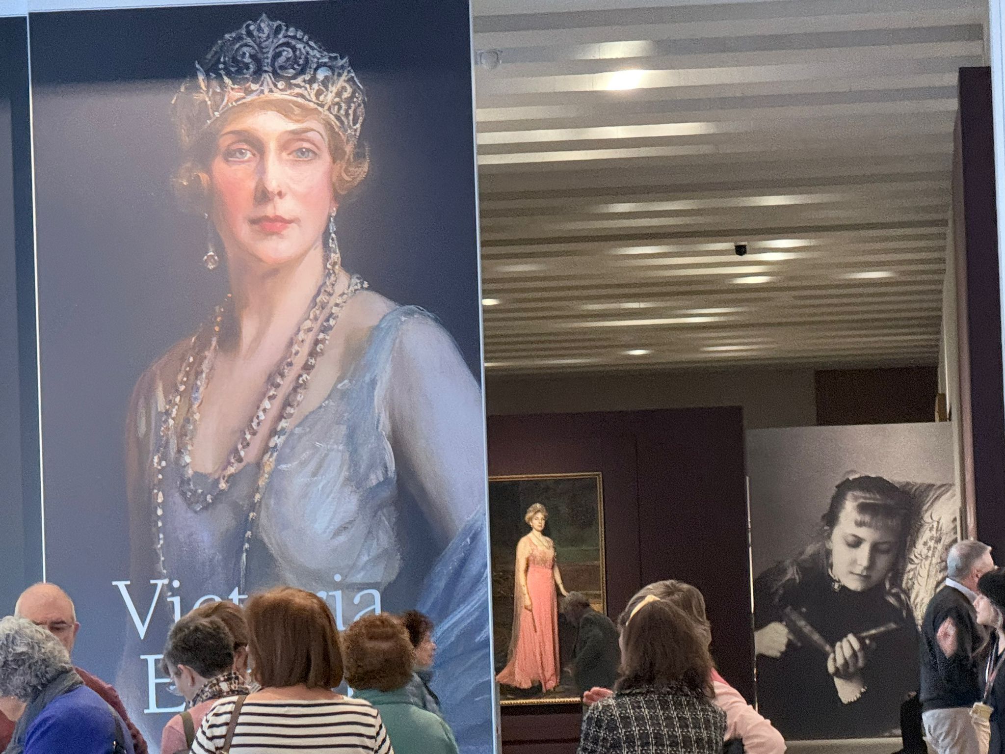 Victoria Eugenia deslumbra en la Galería de las Colecciones Reales de Madrid con una exposición imprescindible - Gastronomía y Moda