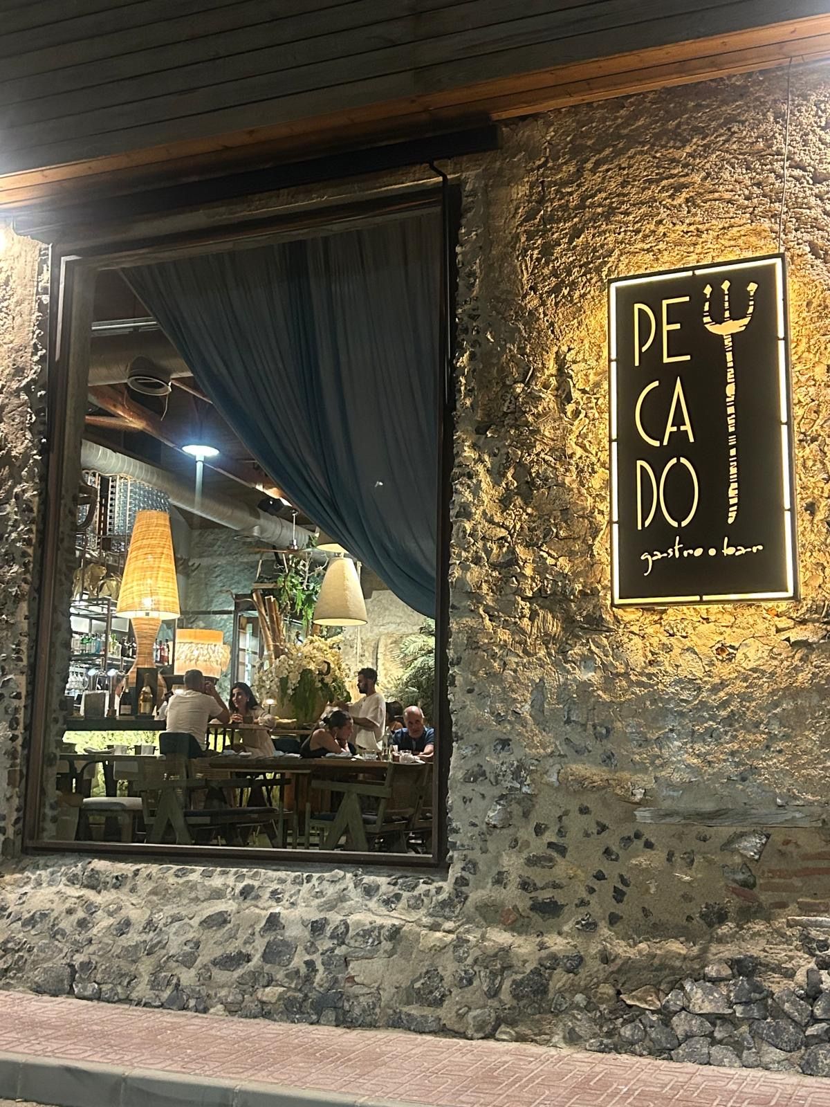 Pecado Águilas: una cena para recordar en uno de los restaurantes con más personalidad de la costa murciana - Gastronomía y Moda