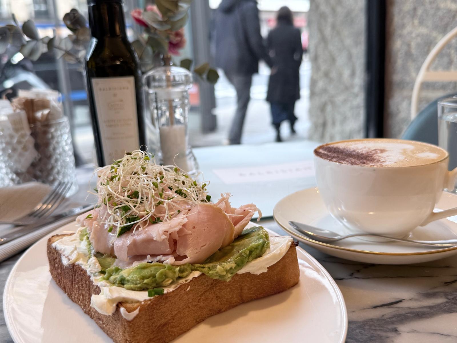 Desayunar en Balbisiana Génova, un rincón dulce en el corazón de Madrid - Gastronomía y Moda
