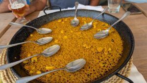 Es Boldado: Pescados y mariscos en Ibiza con espectaculares vistas a los islotes de Es Vedrá y es Vedranell - Gastronomía y Moda