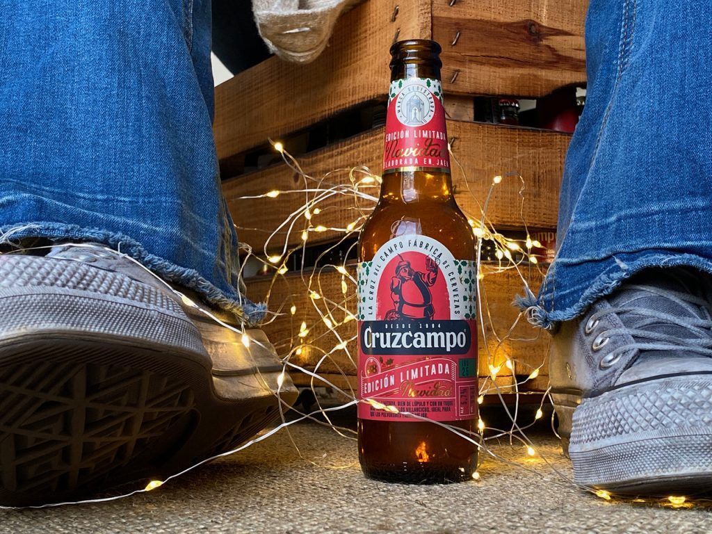 LLega la 38º Cruzcampo Edición Limitada Navidad elaborada con energía eléctrica renovable procedente del sol - Gastronomía y Moda