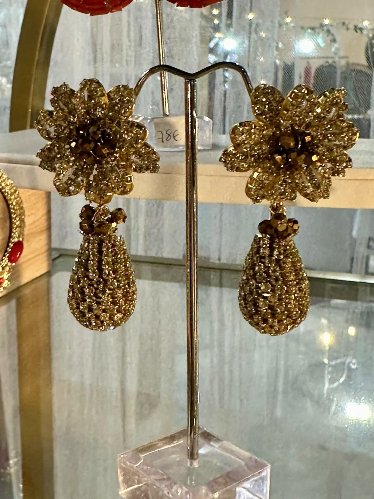 Los pendientes que marcan tendencia en la Pasarela Flamenca Tío Pepe 2026 están en Casa Márquez - Gastronomía y Moda